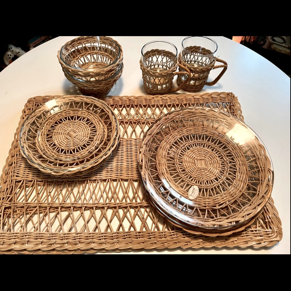 Vintage Rattan Boho 2 Place Settings Dining